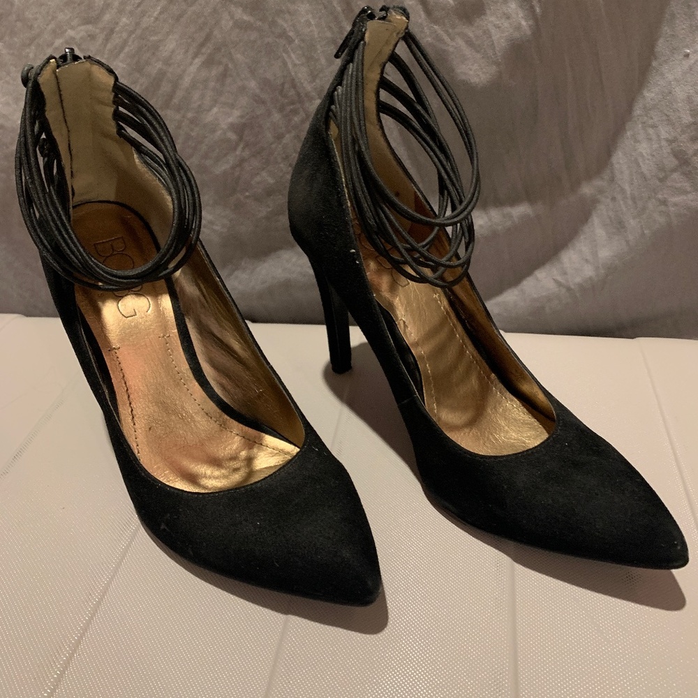 Black BCBG Pumps